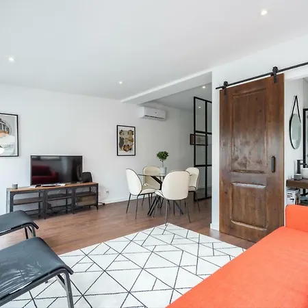 Apartment Akicity Rato Hemel *