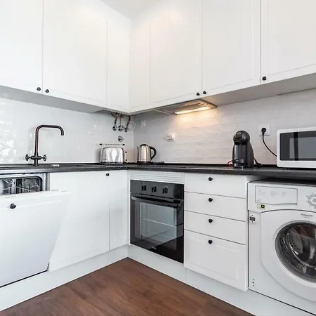 Apartment Akicity Rato Hemel *